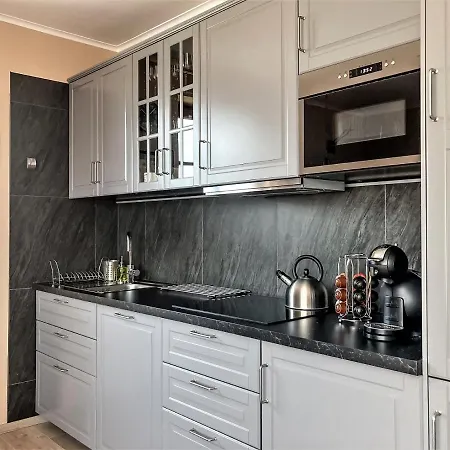 Hubert Apartment *